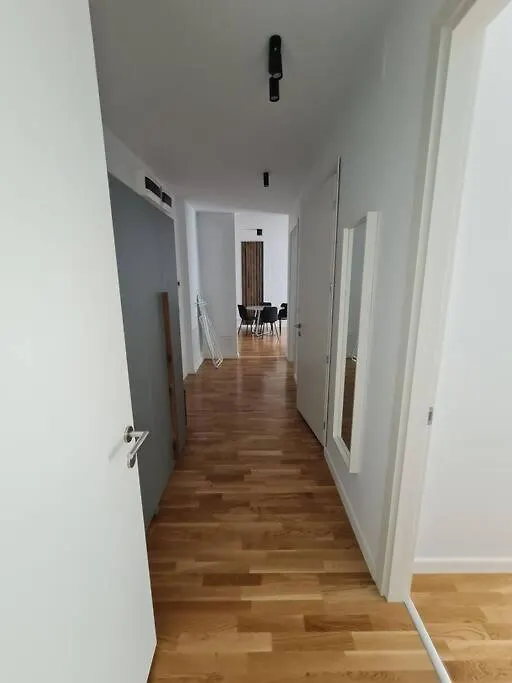 Luxuria Aparthotel Бухарест 0*,
